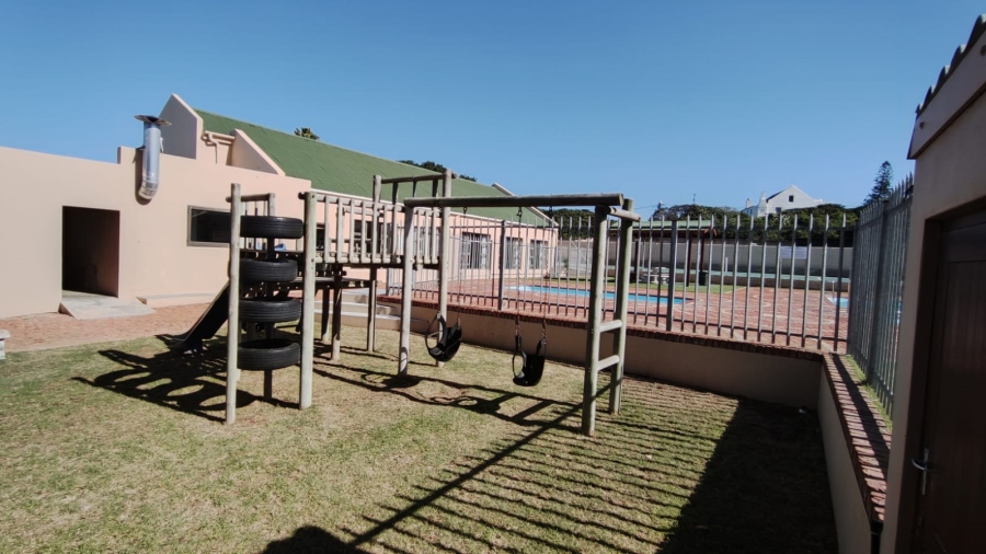 2 Bedroom Property for Sale in Stilbaai Wes Western Cape